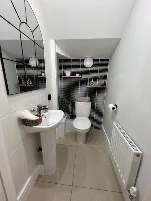 Stunning Home In Astley Tyldesley Esterno foto