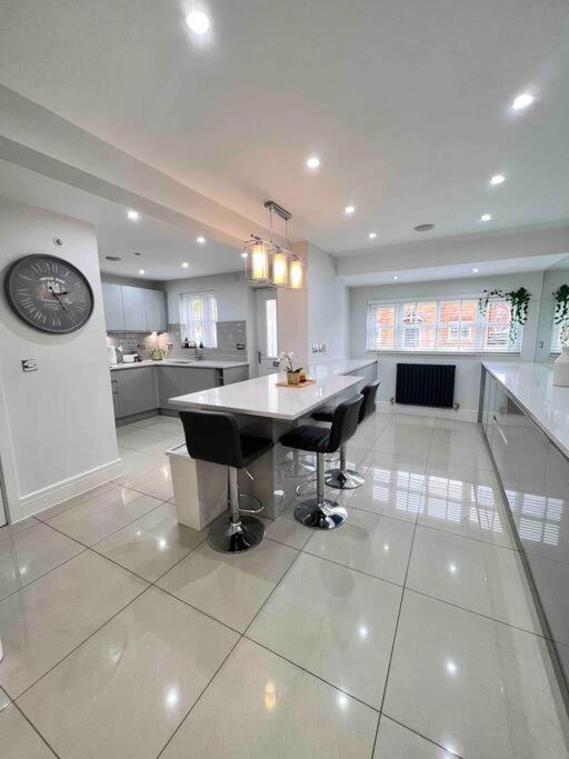Stunning Home In Astley Tyldesley Esterno foto