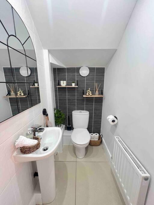 Stunning Home In Astley Tyldesley Esterno foto