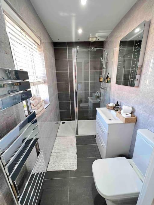Stunning Home In Astley Tyldesley Esterno foto